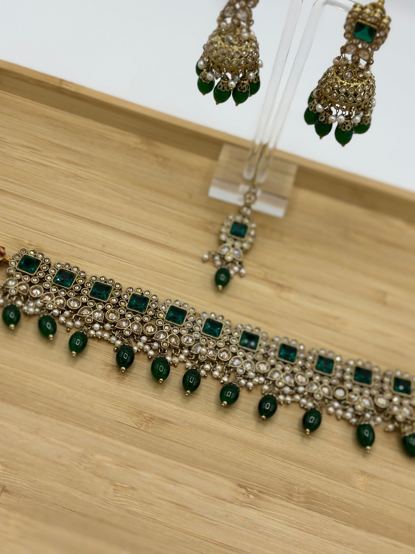 Sarita Emerald Set | Emerald choker Set | Varalondon