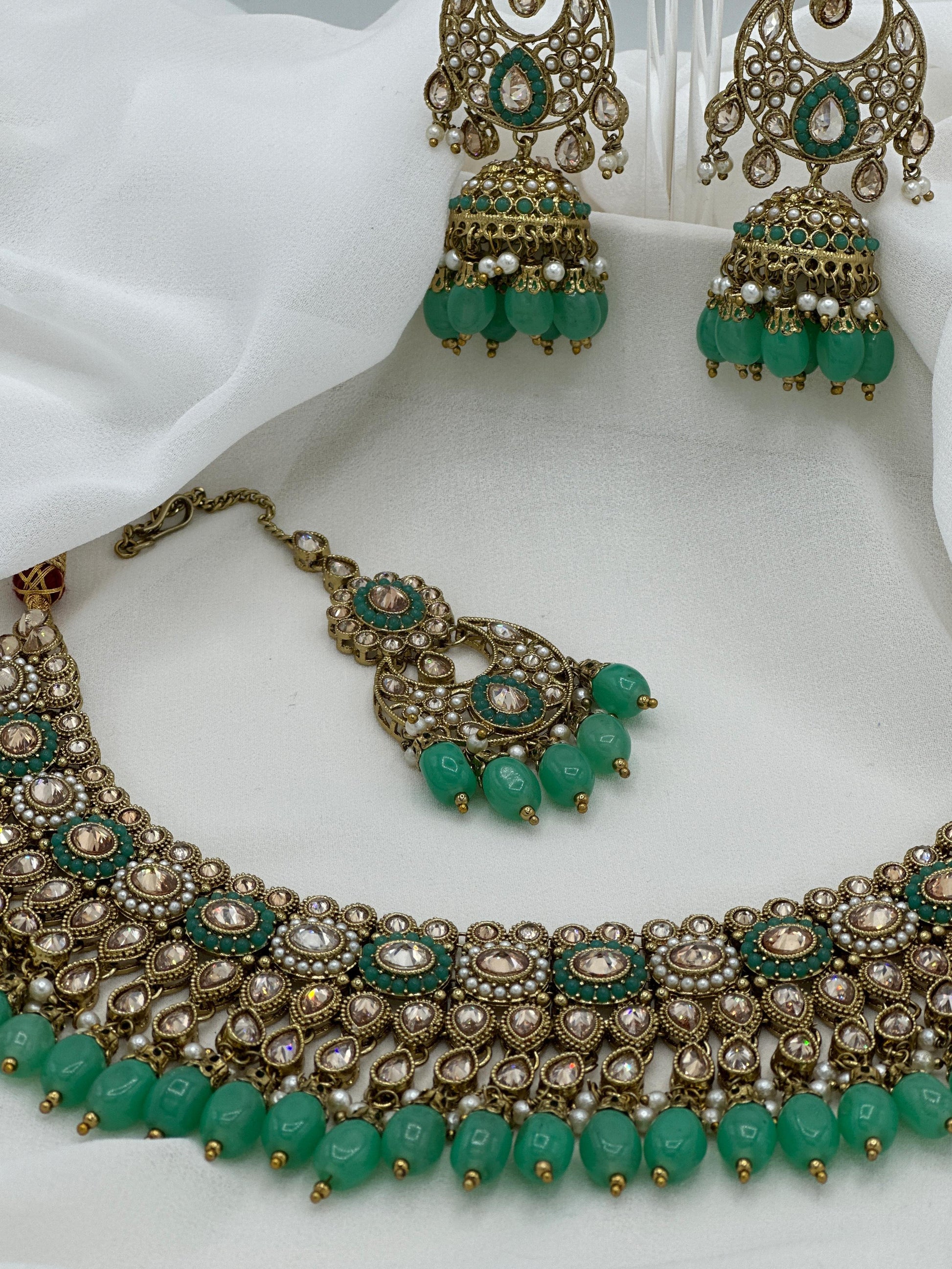 Sahithiyaa Necklace Set | Semi Bridal Necklace Set | Varalondon